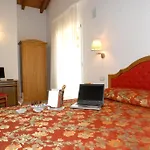 Aretusi Hotel 3*