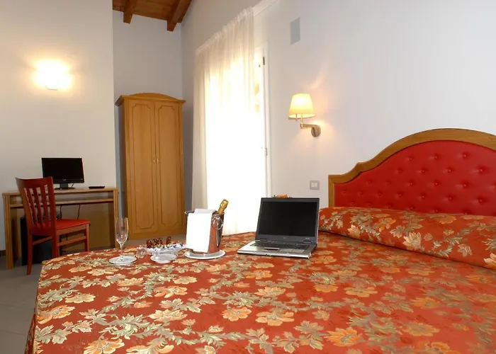 Aretusi Otel 3*